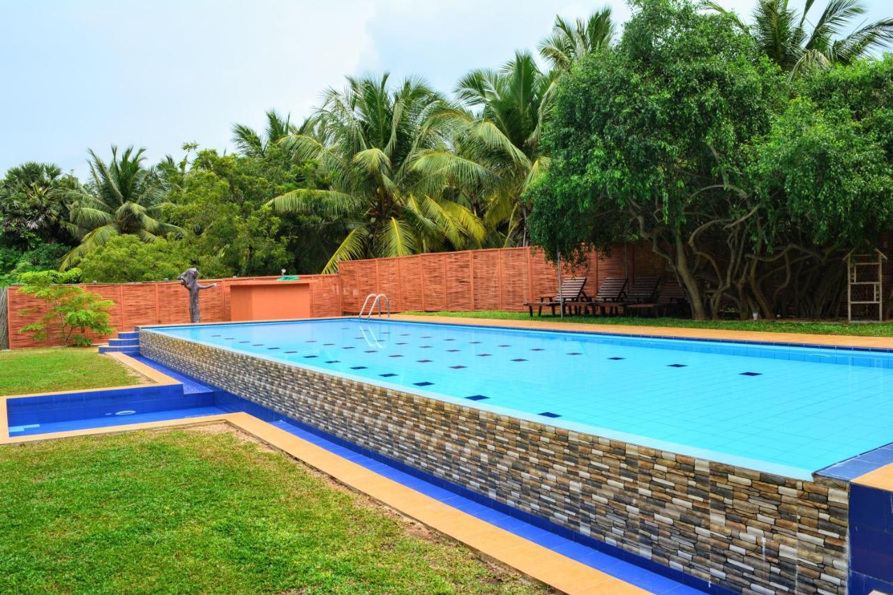 Roshanne Beach Resort Калпития Экстерьер фото
